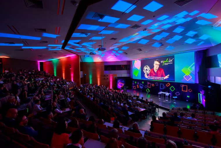 Image de l'auditoire durant la cérémonie officielle de Rentrée académique 2023 à l'UNamur